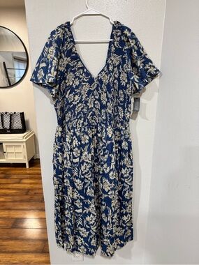 NWT Lane Bryant Blue and Cream Floral Smocked Top